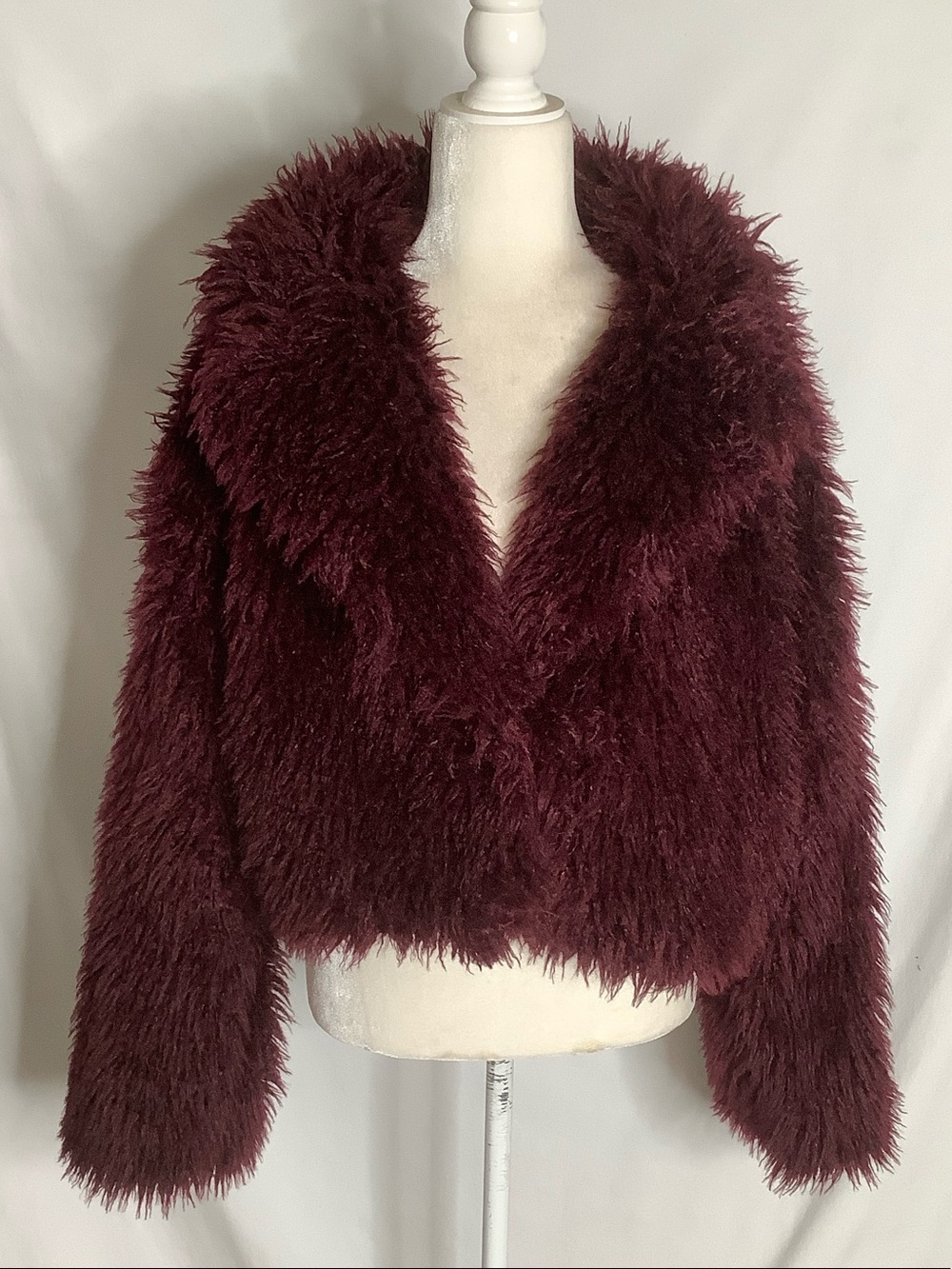 Womens Plush Shaggy Faux Fur Crop Jacket in Deep Burgundy Size L